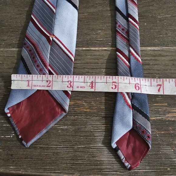 Vintage 60s 70s Grey Red Boho Embroidered Neck Tie - Picture 3 of 5